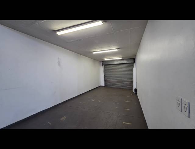 472M² WAREHOUSE TO LET IN ROUTE 21 BUSINESS PARK